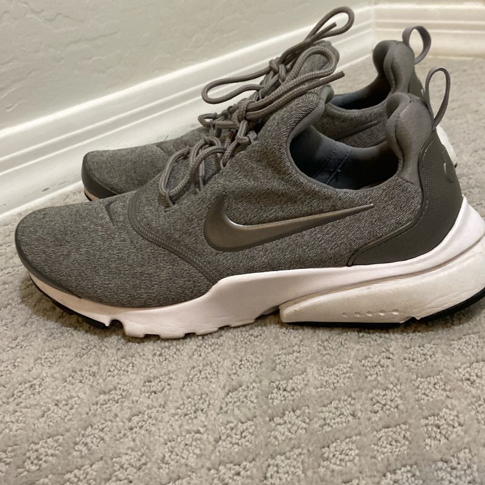 NIKE Presto Fly SE US 9/EU 40.5